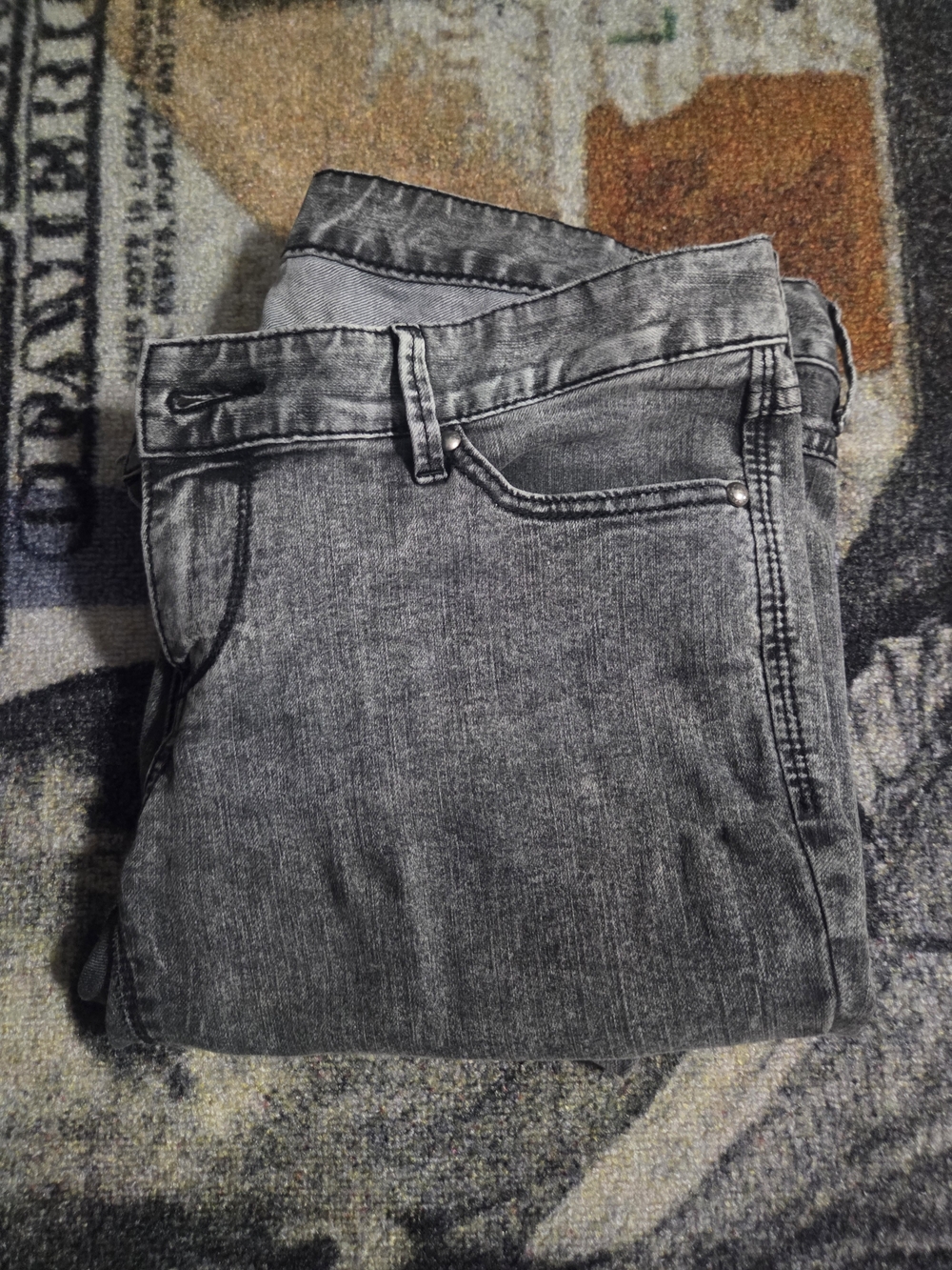 Classic Women's Gray Wash Jeans - Comfortable Everyday Fit